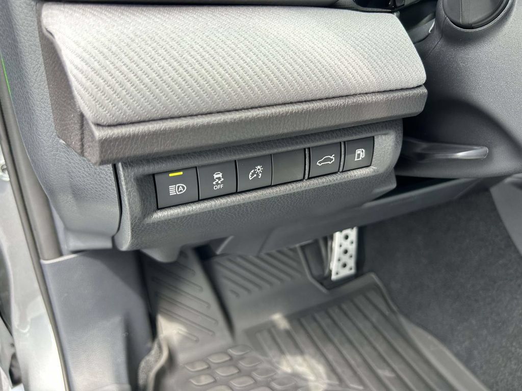 New 2026 Toyota Camry SE w/ Convenience Package FWD image 16