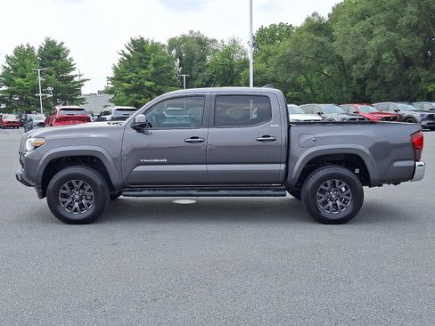 Certified 2023 Toyota Tacoma SR5 AWD/4WD image 4