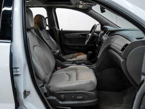 Used 2017 Chevrolet Traverse Premier FWD image 33
