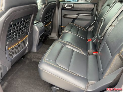 Used 2024 Ford Bronco Badlands AWD/4WD image 17