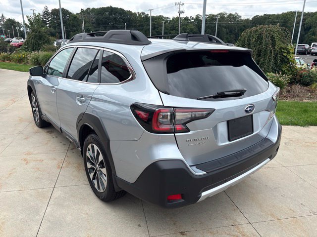 Used 2024 Subaru Outback Limited AWD/4WD image 5