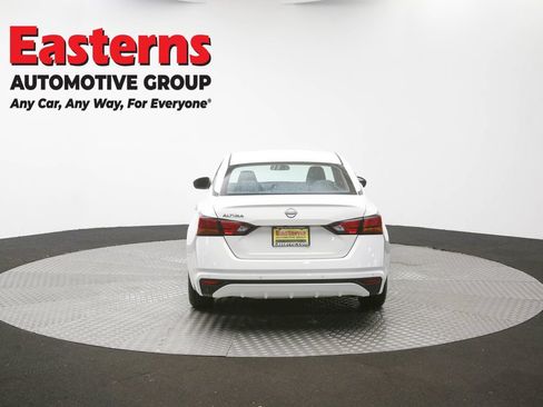 Used 2025 Nissan Altima 2.5 SV FWD image 37