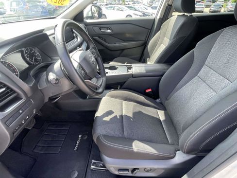 Used 2025 Nissan Rogue SV FWD image 14