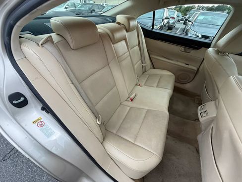 Used 2014 Lexus ES 350 w/ Premium Package FWD image 15