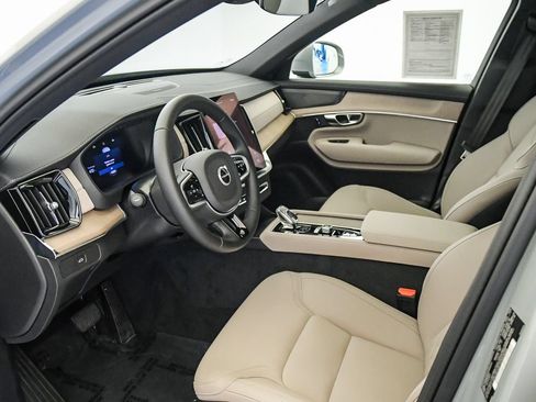 Certified 2026 Volvo XC90 B6 Plus AWD/4WD image 18
