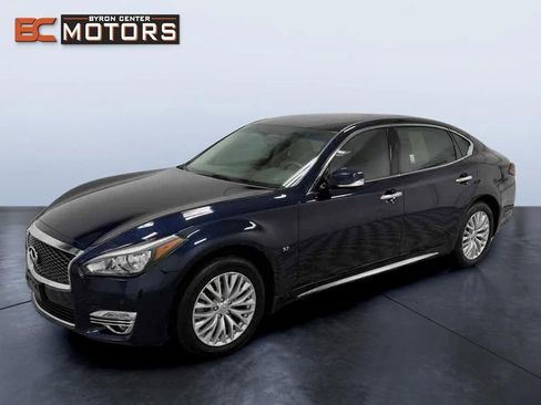 Used 2016 INFINITI Q70 L 3.7 image 1