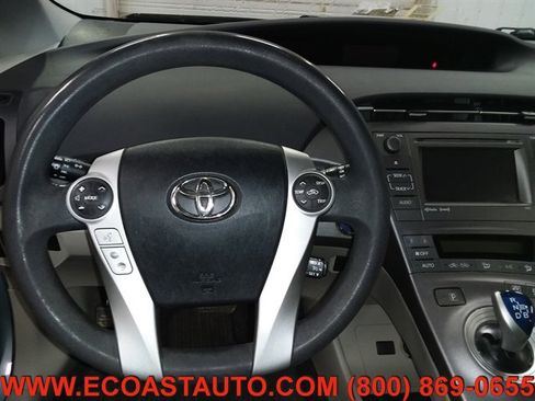 Used 2014 Toyota Prius Three image 10
