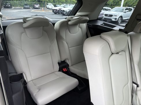 Certified 2023 Volvo XC90 B5 Plus w/ Protection Package Premier AWD/4WD image 33