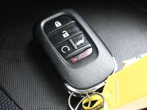 Used 2025 Honda Pilot Elite image 32