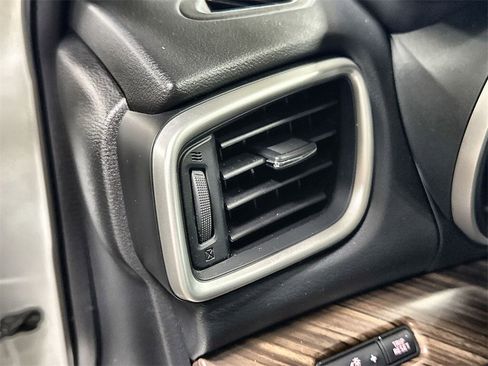 Used 2018 Nissan Maxima Platinum image 15