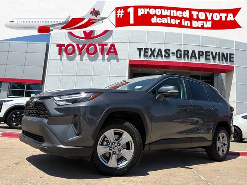 Used 2025 Toyota RAV4 XLE FWD image 1