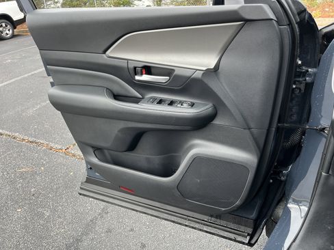 Used 2024 Toyota Grand Highlander XLE image 20