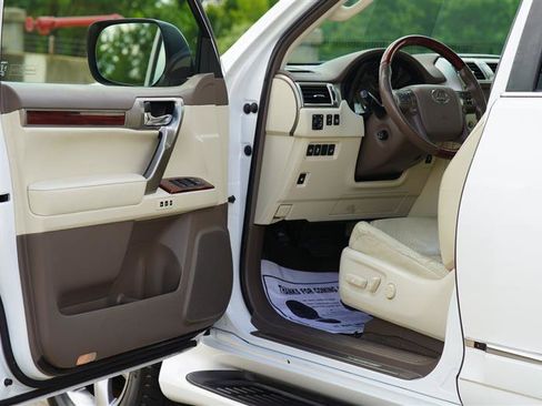 Used 2013 Lexus GX 460 Premium AWD/4WD image 39