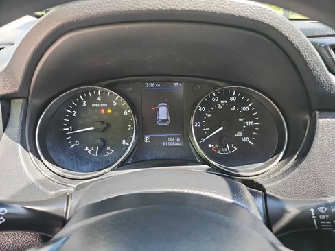 Used 2018 Nissan Rogue S image 17