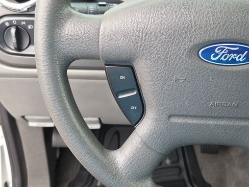 Used 2006 Ford Expedition XLS AWD/4WD image 17