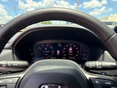 Used 2025 Honda Accord Sport image 14