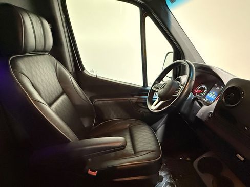 Used 2022 Mercedes-Benz Sprinter 3500 image 30