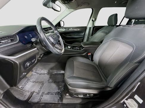 Used 2022 Jeep Grand Cherokee L Laredo w/ Luxury Tech Group I AWD/4WD image 20