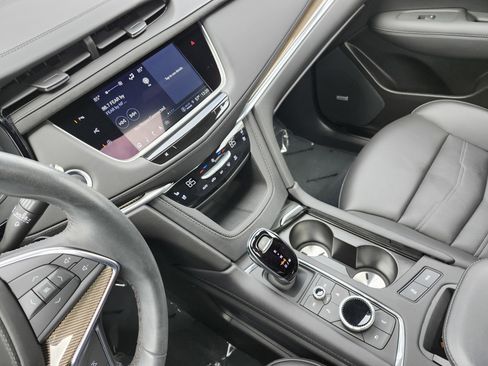 Used 2023 Cadillac XT5 Premium Luxury w/ Platinum Package AWD/4WD image 35