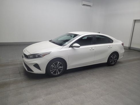 Used 2023 Kia Forte LXS FWD image 2
