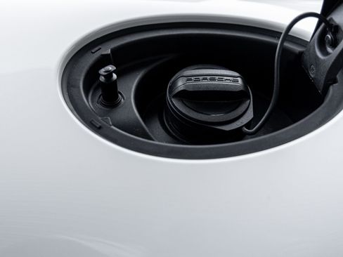 Certified 2022 Porsche 911 Carrera image 39