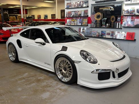 Used 2016 Porsche 911 GT3 RS RWD image 4