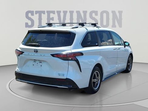 Certified 2023 Toyota Sienna Limited AWD/4WD image 5