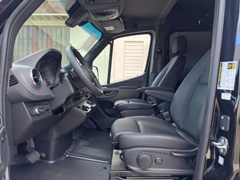Used 2026 Mercedes-Benz Sprinter 2500 image 15