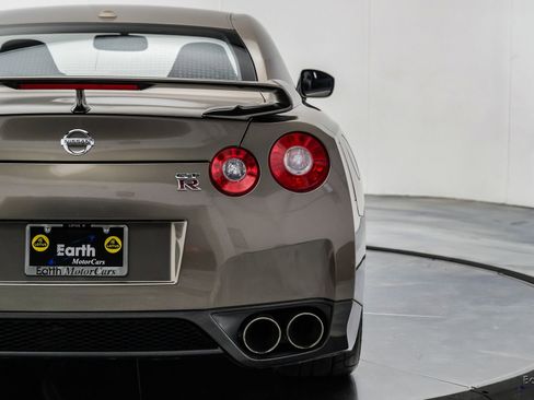 Used 2009 Nissan GT-R Premium AWD/4WD image 19
