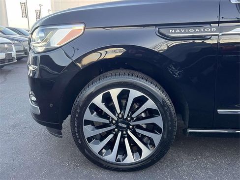 Certified 2022 Lincoln Navigator Reserve image 9