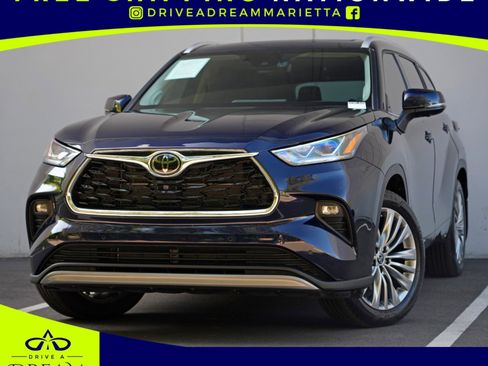 Used 2025 Toyota Highlander Platinum AWD/4WD image 1