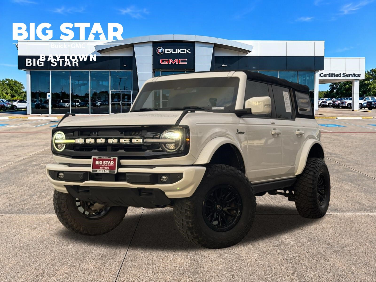 Used 2022 Ford Bronco Outer Banks AWD/4WD image 1