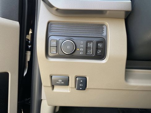 Used 2026 Ford F450 Platinum w/ Platinum Plus Package image 29