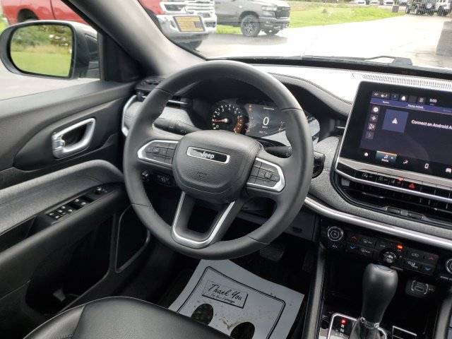 Used 2023 Jeep Compass Latitude w/ Convenience Group AWD/4WD image 17