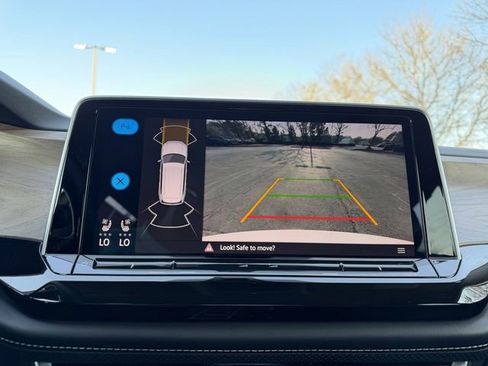 Used 2025 Volkswagen Atlas SE image 20