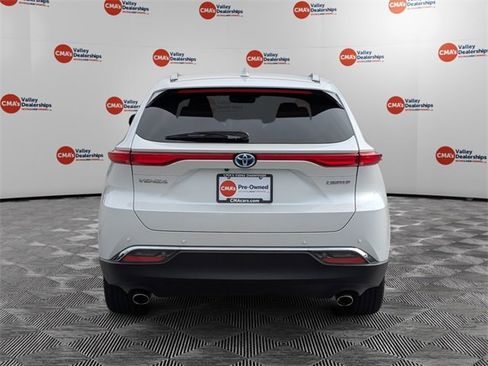 Used 2024 Toyota Venza Limited image 6