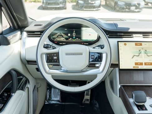 New 2025 Land Rover Range Rover Autobiography image 12