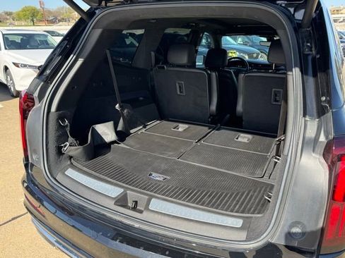 Used 2022 Cadillac XT6 Premium Luxury w/ Platinum Package AWD/4WD image 21