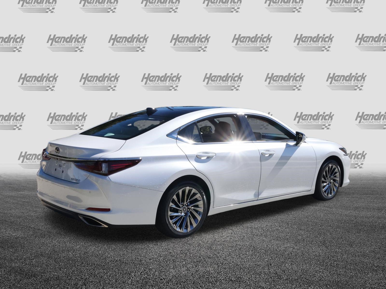 Used 2025 Lexus ES 350 w/ Technology Package FWD image 9