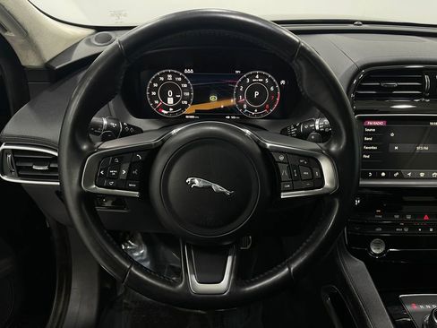Used 2019 Jaguar F-PACE Prestige image 22