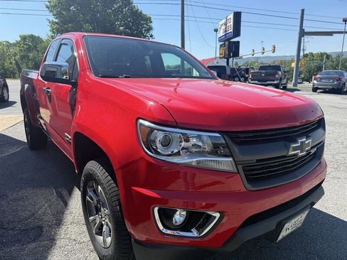 Used 2017 Chevrolet Colorado Z71 AWD/4WD image 5