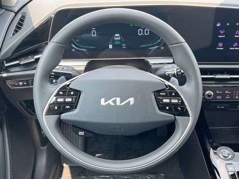New 2025 Kia Niro EX image 20