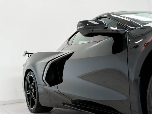Used 2021 Chevrolet Corvette Stingray Preferred Cpe w/ Z51 Performance Package RWD image 35