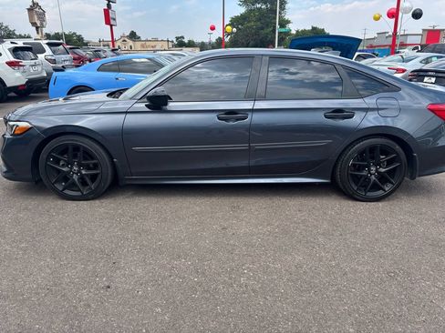 Used 2023 Honda Civic Sport image 4
