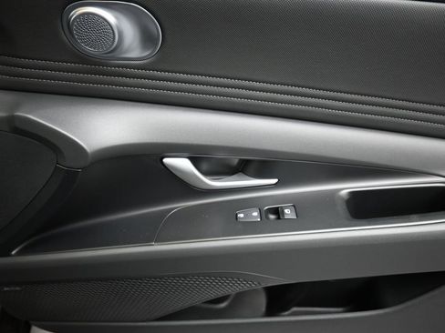 New 2026 Hyundai Elantra Limited FWD image 11