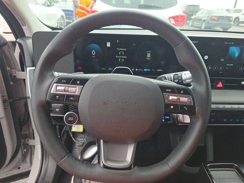 Used 2025 Hyundai Ioniq 5 SE RWD image 14