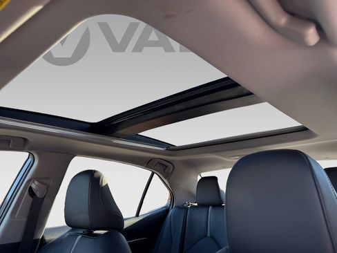 Used 2022 Toyota Camry XSE image 5