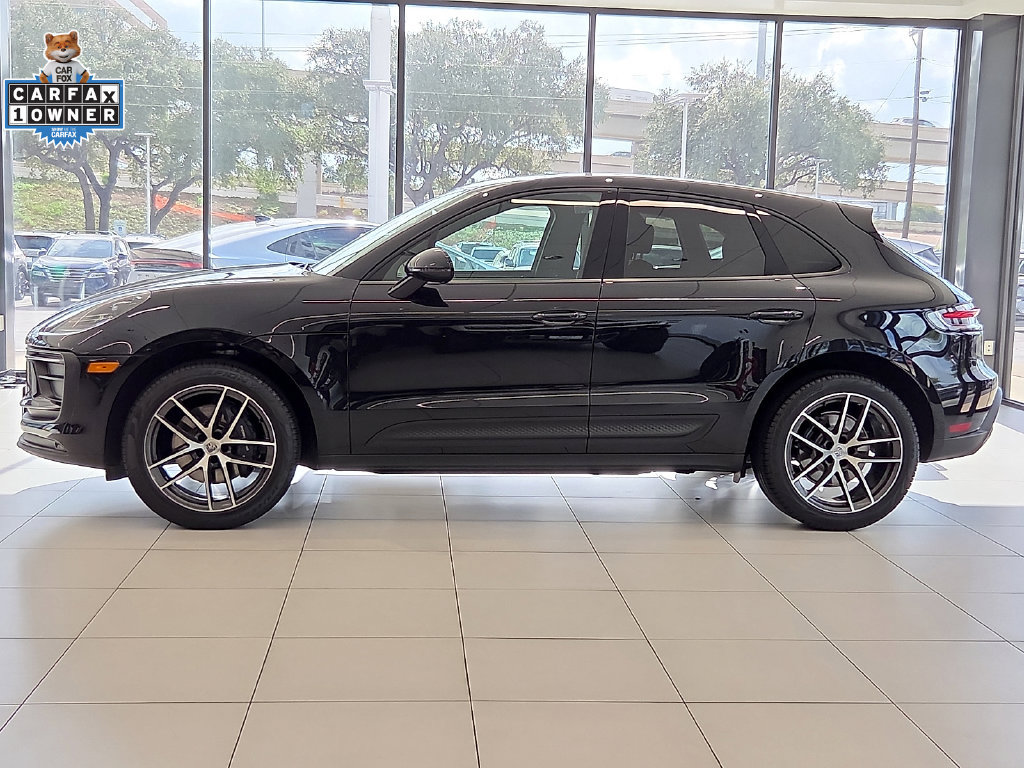 Used 2025 Porsche Macan Turbo AWD/4WD image 3
