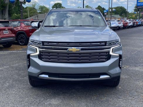 Used 2024 Chevrolet Suburban Premier RWD image 2