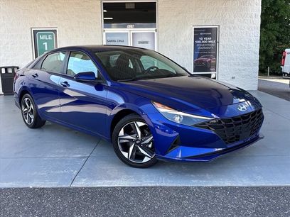 Used 2023 Hyundai Elantra SEL w/ Convenience Package